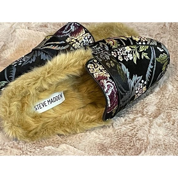 ⭐️⭐️ Women's Steve Madden Brocade Mule size 8⭐️⭐️ - Picture 3 of 6